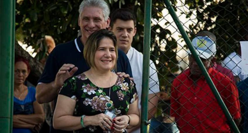 Díaz-Canel reacciona a mensaje de Lis Cuesta en que lo llama "dictador de su corazón"