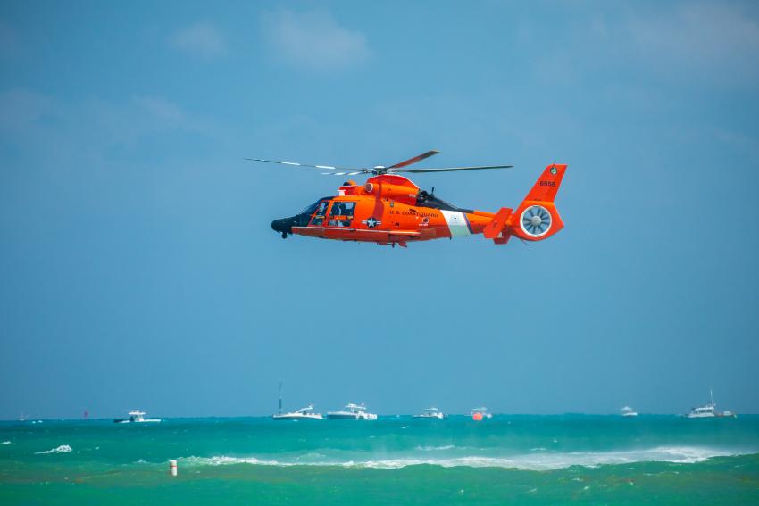 Tres balseros fueron rescatados por la Guardia Costera de Estados Unidos y luego transferidos a las autoridades de Bahamas