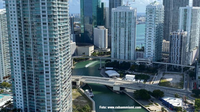 Planes para construir otros tres rascacielos en la zona del río Miami