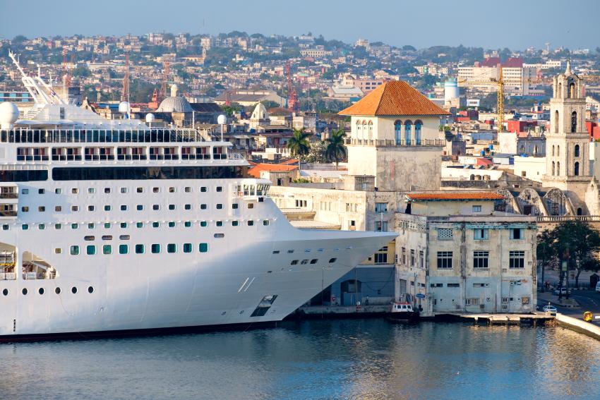 Arriba a La Habana crucero británico con más de 600 turistas