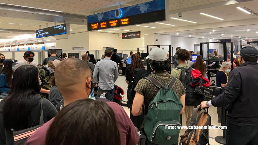 Aeropuerto de Miami ha visto un aumento en el número de pasajeros y espera cifras récord en los próximos días