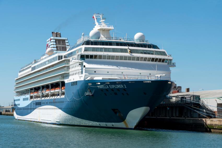 Llega al Puerto de La Habana el crucero británico Marella Explorer 2, con cerca de mil turistas
