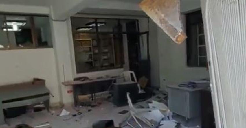 Grupo de migrantes entre ellos también cubanos causan destrozos en oficinas de control migratorio en Tapachula, en México