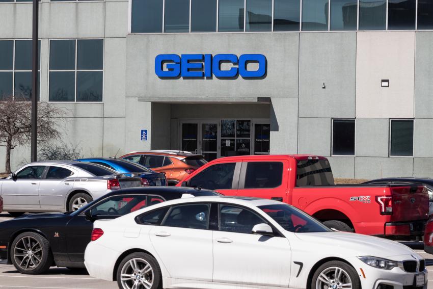 Juez ordena a GEICO pagar a una mujer 5.2 millones de dólares después de que contrajo una ETS en un automóvil asegurado por la compañía