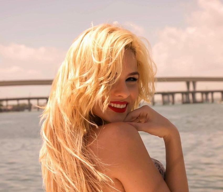 Cantante y modelo cubana Haniset revela a que le dedica tiempo cada noche y rompe corazones con sus fotos