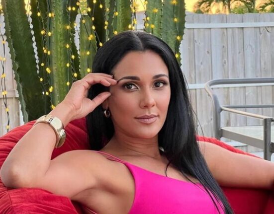 Actriz cubana Camila Arteche, cautiva posando en bikini y un mensaje positivo en redes sociales