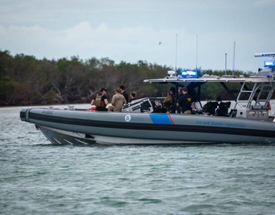Detienen a nueve cubanos que desembarcaron en los Cayos de la Florida